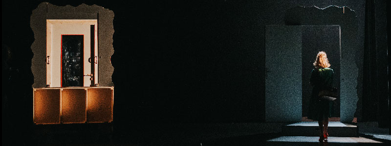 Bocca, image de la création  lumière et vidéo de Sébastien Sidaner. Mise en scène Romie Estéves.compagnie la Marginaire. Opéra de Bordeaux