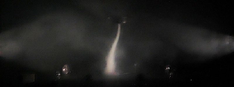 technique de l'orage, image de la création  vidéo de Sébastien Sidaner. Mise en scène Elodie Segui.compagnie l'organisation. théâtre de Creil, la Faiencerie